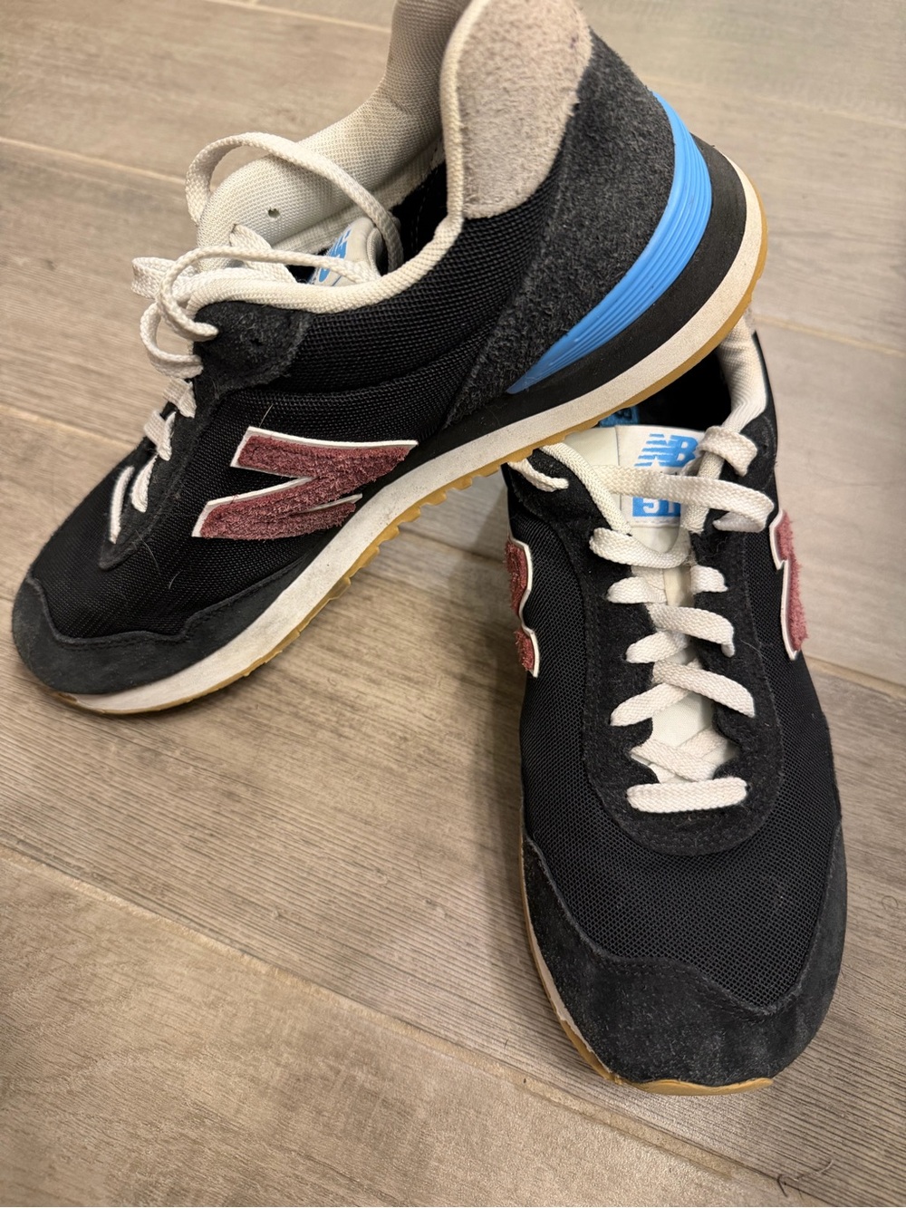 New Balance 515v3 Black
Maroon Blue Retro Sneakers Men's Size 11